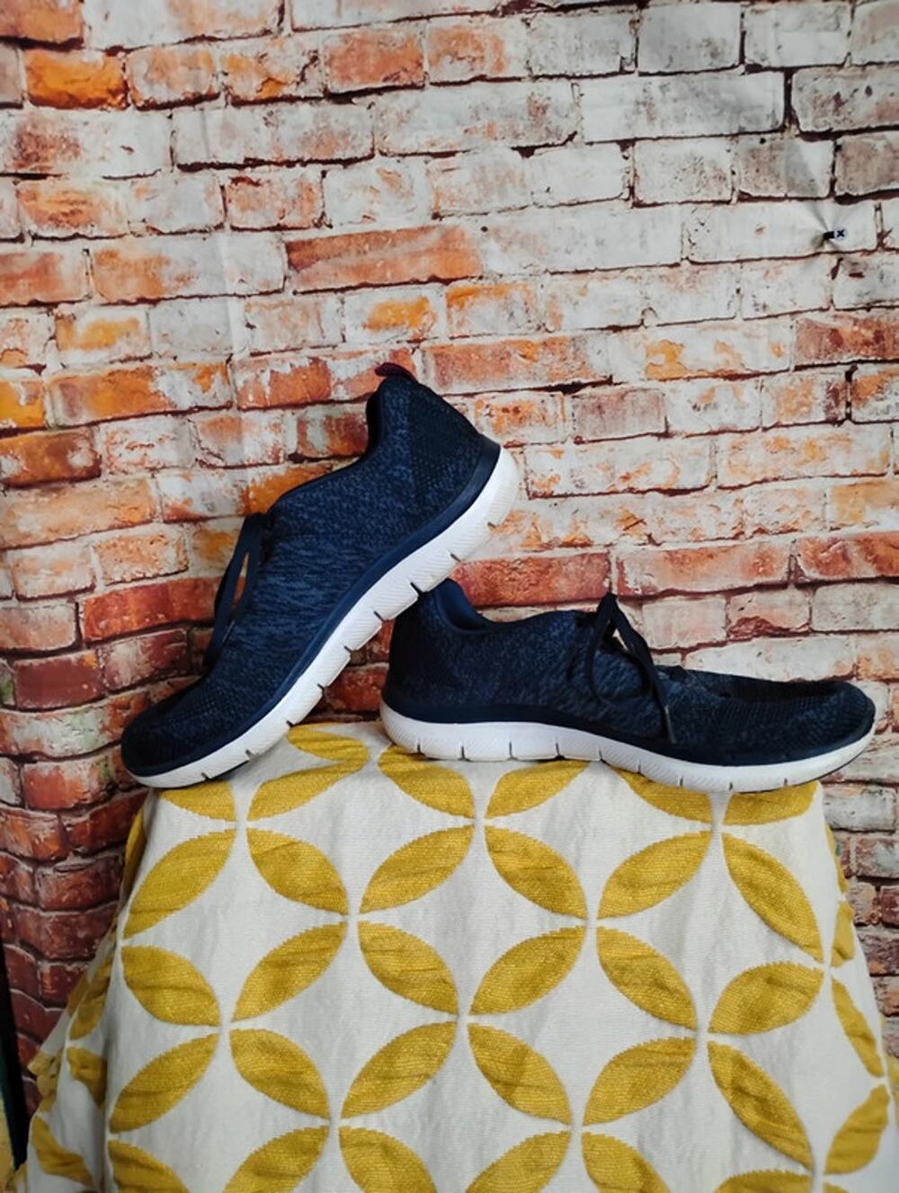 Skechers Navy & Pink Knit Sneakers